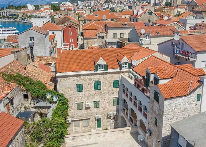 Palace Heritage 1 Makarska