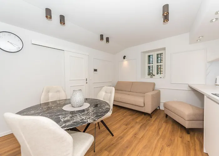 Daire Palace Heritage 1 Makarska