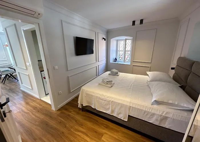 Apartment Palace Heritage 1 *